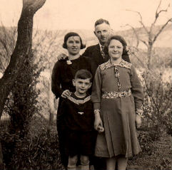 Sigmund Haas mit Ehefrau Therese und den Kindern Günter und Veronika Irmgard 239b